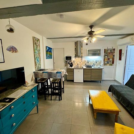 La Galerie Du Peintre Apartment Сан-Лорон-дьо-ла-Салонк Екстериор снимка