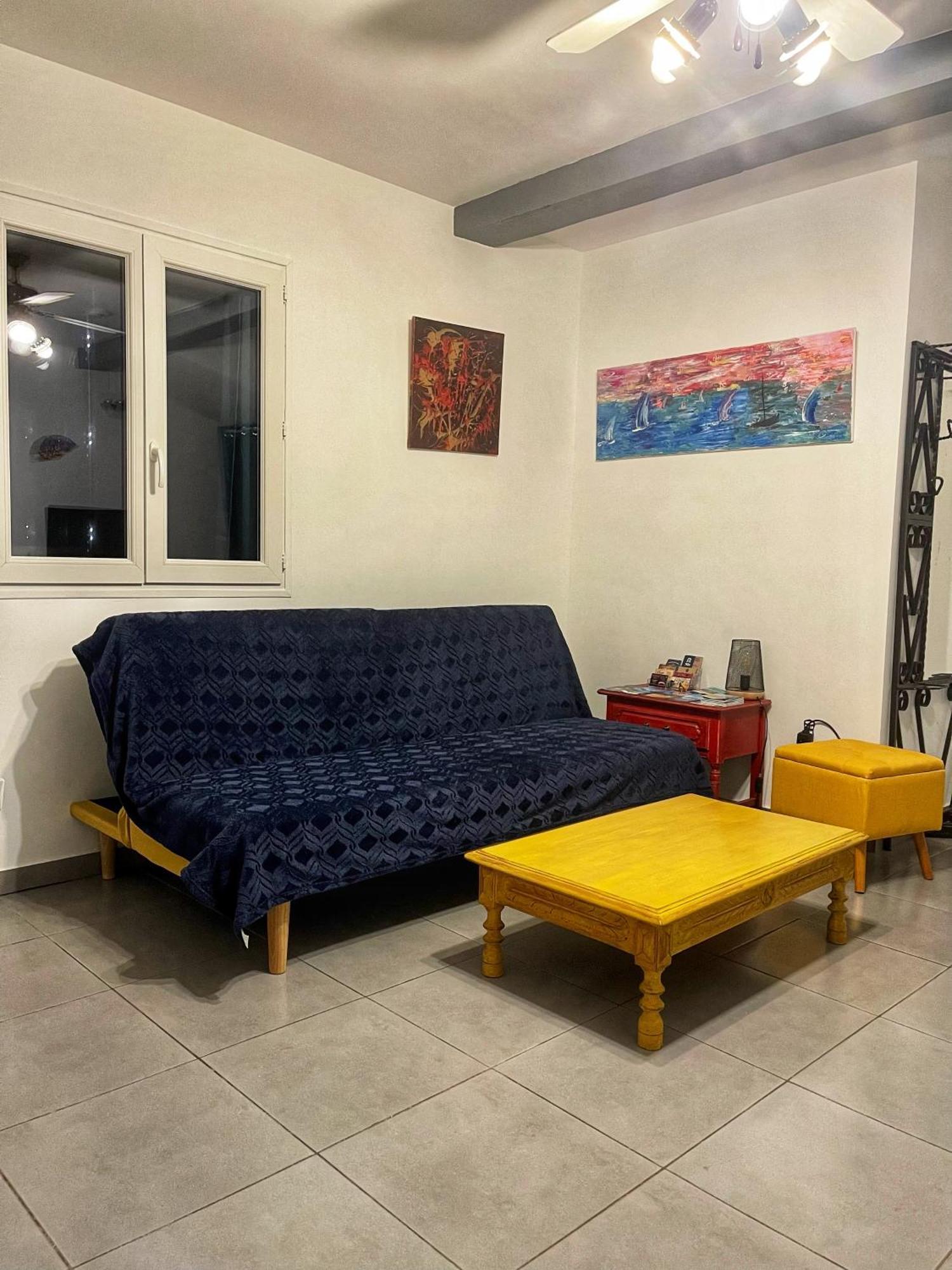 La Galerie Du Peintre Apartment Сан-Лорон-дьо-ла-Салонк Екстериор снимка
